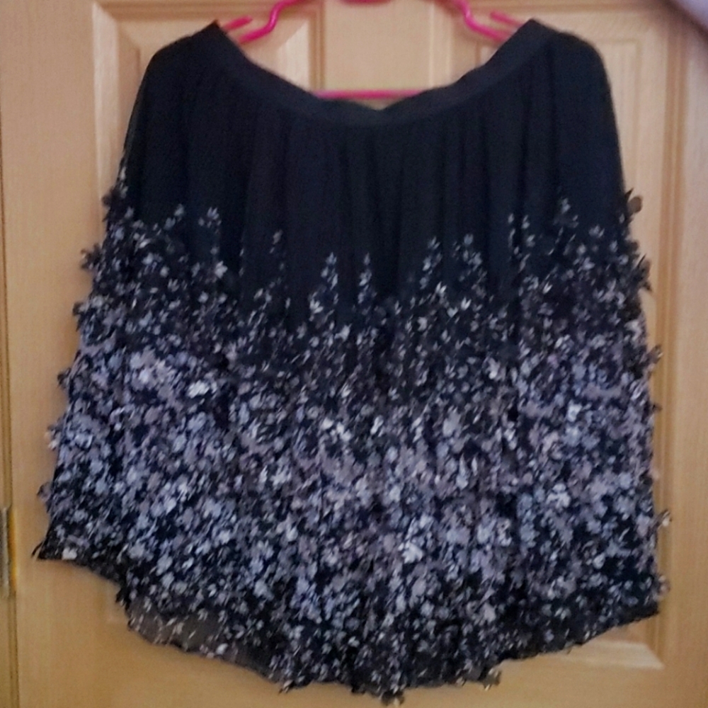 A•N•D• e a w y Women's skirt M - like new